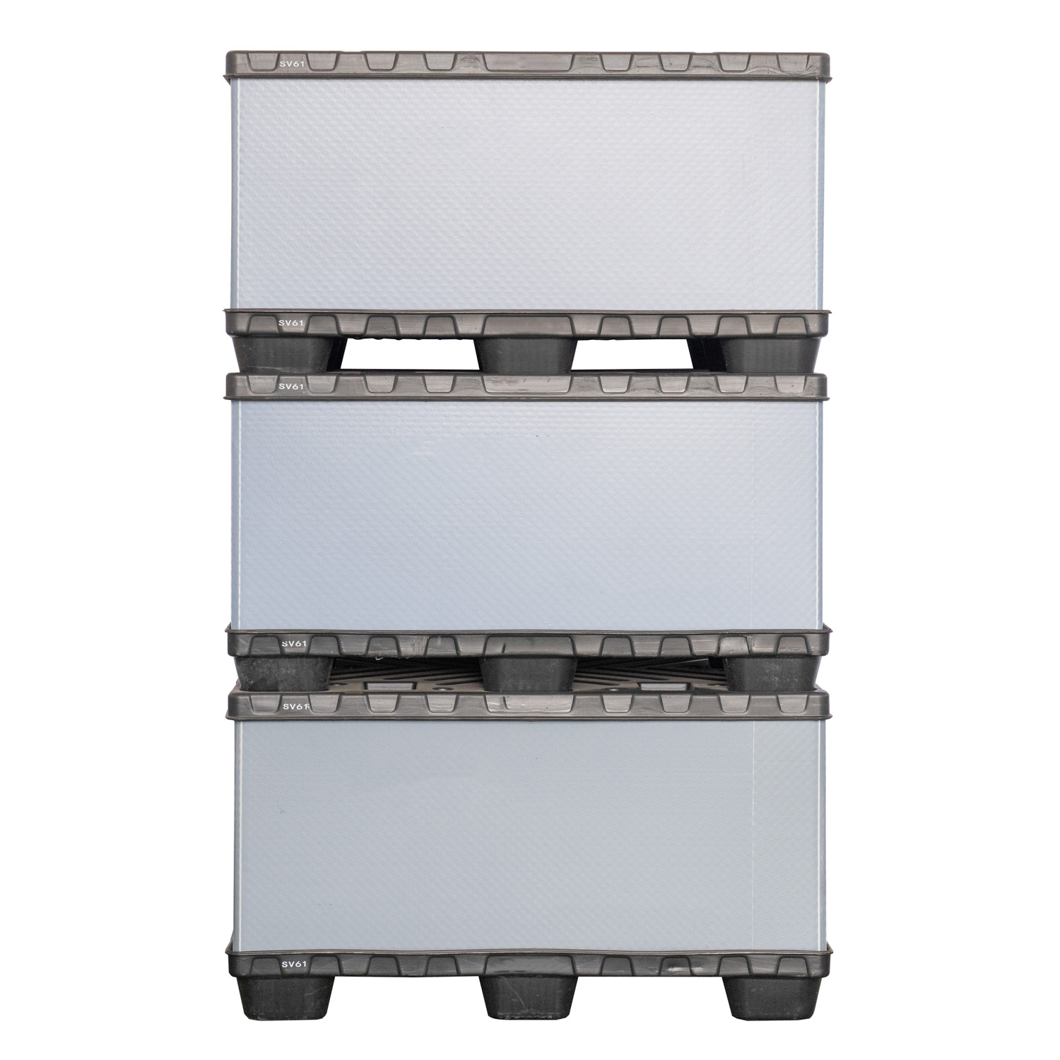 플라스틱 팔레트 상자를 3겹 쌓습니다.