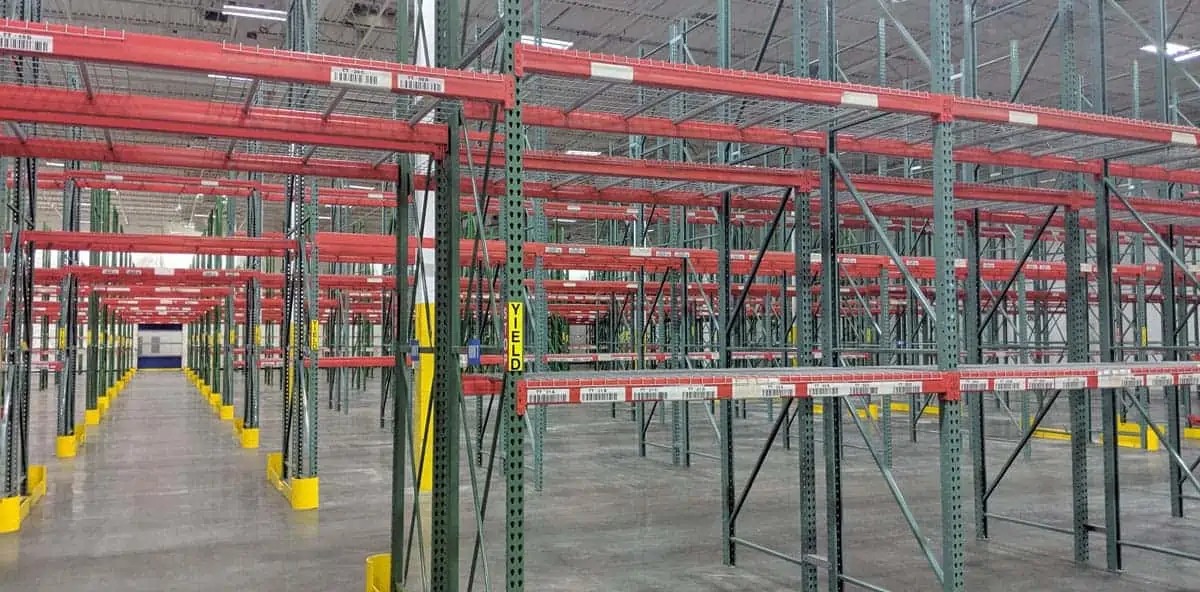 선택적 랙은 접근 및 구성이 쉽습니다.