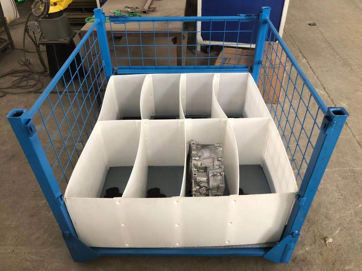 철망 상자의 폼 내부 라이닝